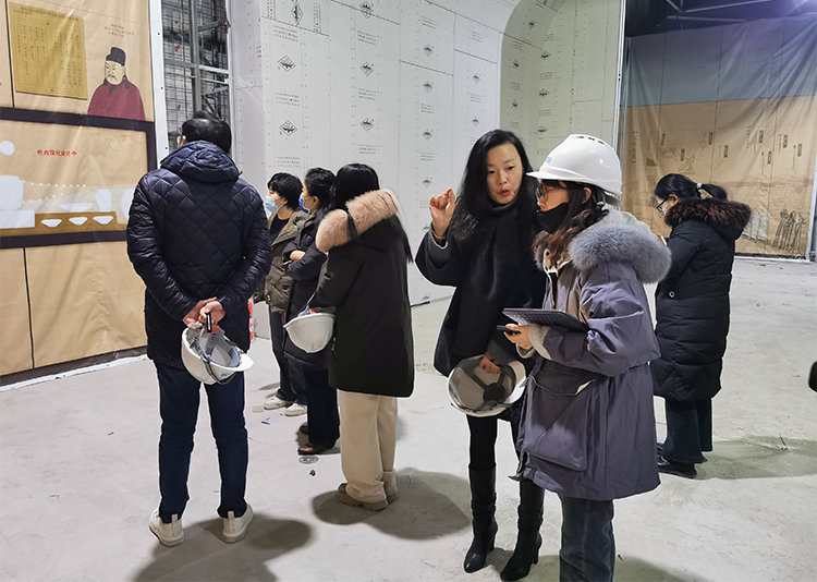 吐露芳華 · 她說   巾幗之花綻放在青島西海岸項(xiàng)目一線-1.jpg